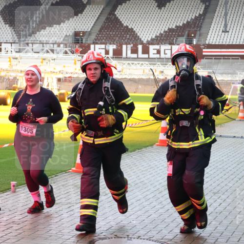 07.12.2025 - St. Pauli X-Mass-Run No. 15 Luisa Fischer http://msf.ph/oto/9383488 07.12.2025 10:53:14 Ziel 1305, 176, 262, 500, 504, 507, 510, 1305, 2673, 4797, 4859, 4882 meine-sportfotos.de