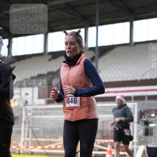 07.12.2025 - St. Pauli X-Mass-Run No. 15 Patografie http://msf.ph/oto/9383489 07.12.2025 10:24:53 Ziel 915, 974, 3152, 4078, 4079, 4091, 4092, 4135, 4136, 4155, 4177, 4431, 4474, 4496, 4497, 4513, 4514, 4530, 4846 meine-sportfotos.de