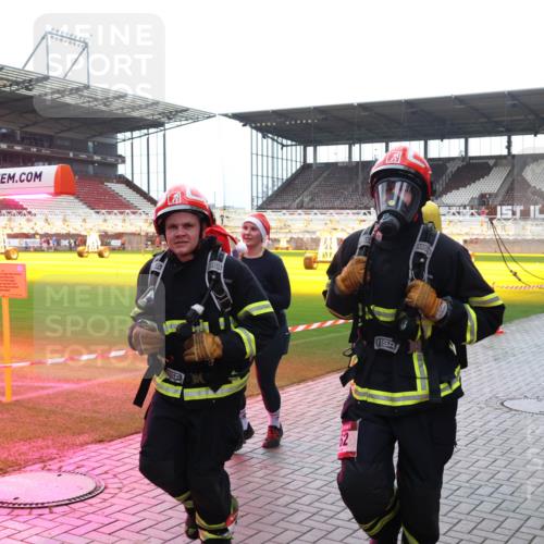 07.12.2025 - St. Pauli X-Mass-Run No. 15 Luisa Fischer http://msf.ph/oto/9383504 07.12.2025 10:53:16 Ziel 176, 262, 500, 504, 507, 510, 1305, 1684, 2673, 4859, 4882 meine-sportfotos.de