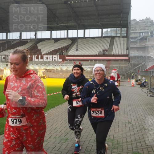 07.12.2025 - St. Pauli X-Mass-Run No. 15 Fabian Wolf http://msf.ph/oto/9383506 07.12.2025 10:11:01 Ziel 57, 979, 983, 1148, 1149, 1150, 1426, 1929, 1935, 2530 meine-sportfotos.de