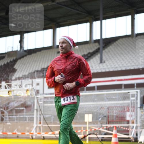 07.12.2025 - St. Pauli X-Mass-Run No. 15 Patografie http://msf.ph/oto/9383528 07.12.2025 10:24:55 Ziel 915, 974, 3152, 4078, 4079, 4091, 4092, 4135, 4177, 4431, 4474, 4496, 4497, 4513, 4514, 4530, 4846 meine-sportfotos.de