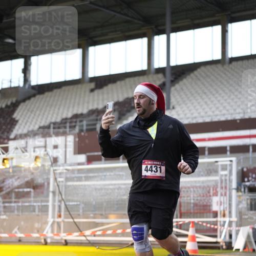 07.12.2025 - St. Pauli X-Mass-Run No. 15 Patografie http://msf.ph/oto/9383549 07.12.2025 10:24:56 Ziel 915, 974, 1012, 3152, 4078, 4091, 4092, 4177, 4431, 4474, 4496, 4497, 4513, 4514, 4530, 4846 meine-sportfotos.de