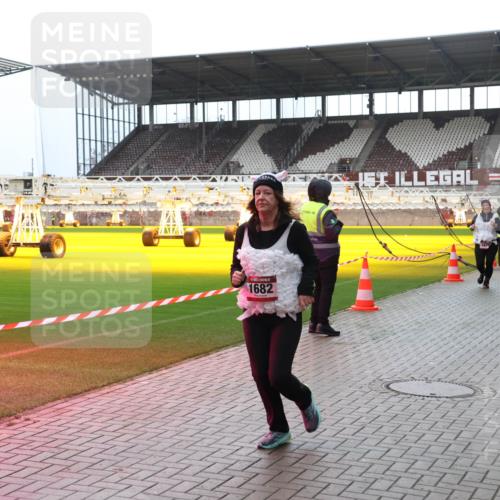 07.12.2025 - St. Pauli X-Mass-Run No. 15 Luisa Fischer http://msf.ph/oto/9383617 07.12.2025 10:54:04 Ziel 1682, 106, 546, 1478, 1679, 1680, 1681, 1682, 1683, 3128 meine-sportfotos.de