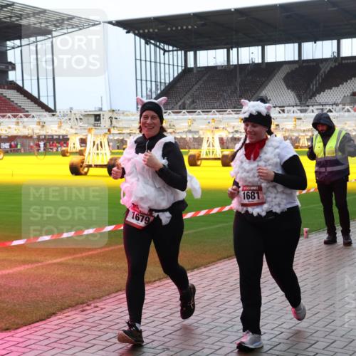 07.12.2025 - St. Pauli X-Mass-Run No. 15 Luisa Fischer http://msf.ph/oto/9383644 07.12.2025 10:54:10 Ziel 1679, 1681, 106, 546, 1478, 1679, 1680, 1681, 1682, 1683, 3128, 4814 meine-sportfotos.de