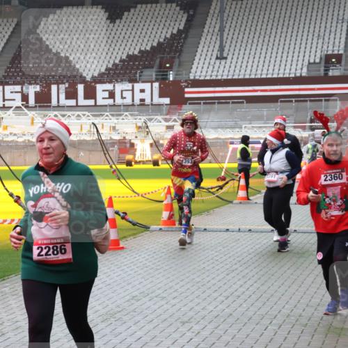 07.12.2025 - St. Pauli X-Mass-Run No. 15 Luisa Fischer http://msf.ph/oto/9383783 07.12.2025 10:55:09 Ziel 15, 2286, 393, 391, 2360, 656, 692, 1177, 1393, 1489, 2286, 2328, 2358, 2360, 2832, 3391, 3437 meine-sportfotos.de