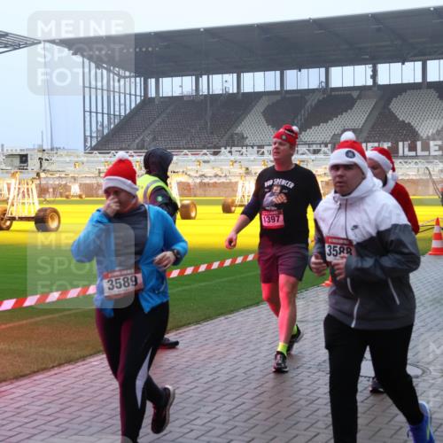 07.12.2025 - St. Pauli X-Mass-Run No. 15 Luisa Fischer http://msf.ph/oto/9383785 07.12.2025 10:13:48 Ziel 3589, 1397, 3588, 2687, 1220, 80, 88, 970, 1044, 1062, 1126, 1220, 1397, 1699, 1733, 2687, 2711, 2712, 2905, 3588, 3589, 4081, 4082, 4083, 4487, 4664 meine-sportfotos.de
