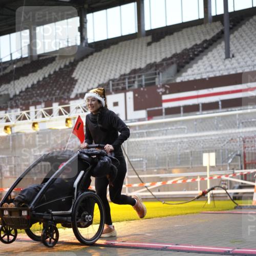 07.12.2025 - St. Pauli X-Mass-Run No. 15 Patografie http://msf.ph/oto/9383799 07.12.2025 10:25:29 Ziel 129, 404, 1247, 1631, 2029, 2680, 3742, 4118, 4119, 4121, 4162, 4164, 4202, 4284, 4372, 4373, 4445, 4482, 4485 meine-sportfotos.de