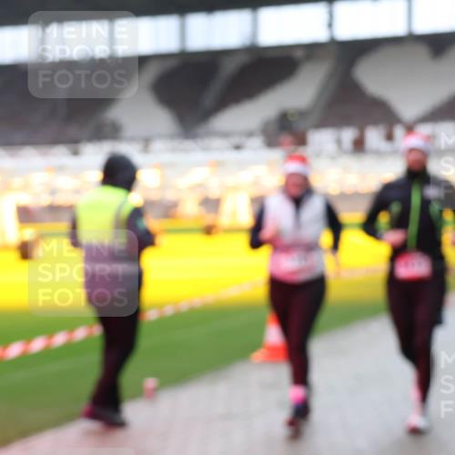 07.12.2025 - St. Pauli X-Mass-Run No. 15 Luisa Fischer http://msf.ph/oto/9383827 07.12.2025 10:55:14 Ziel 656, 692, 1177, 1393, 1489, 2286, 2328, 2358, 2360, 2832, 3391, 3437 meine-sportfotos.de