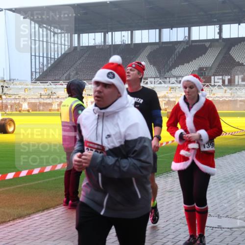 07.12.2025 - St. Pauli X-Mass-Run No. 15 Luisa Fischer http://msf.ph/oto/9383838 07.12.2025 10:13:49 Ziel 9, 1929, 139, 13501, 2687, 1220, 80, 88, 970, 1044, 1062, 1126, 1220, 1397, 1699, 1733, 2687, 2711, 2712, 2905, 3588, 3589, 4081, 4082, 4083, 4487, 4664 meine-sportfotos.de