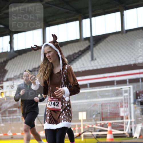 07.12.2025 - St. Pauli X-Mass-Run No. 15 Patografie http://msf.ph/oto/9383843 07.12.2025 10:25:33 Ziel 50, 129, 211, 404, 1069, 1631, 2029, 2680, 3742, 3779, 4162, 4164, 4202, 4372, 4373, 4501 meine-sportfotos.de