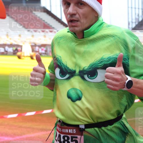 07.12.2025 - St. Pauli X-Mass-Run No. 15 Luisa Fischer http://msf.ph/oto/9383852 07.12.2025 10:56:18 Ziel 15, 485, 2485, 4493 meine-sportfotos.de
