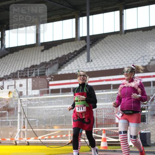 07.12.2025 - St. Pauli X-Mass-Run No. 15 Patografie http://msf.ph/oto/9383856 07.12.2025 10:25:35 Ziel 50, 129, 211, 369, 374, 387, 398, 404, 1069, 2104, 2680, 3742, 3779, 4162, 4164, 4202, 4372, 4373, 4501 meine-sportfotos.de