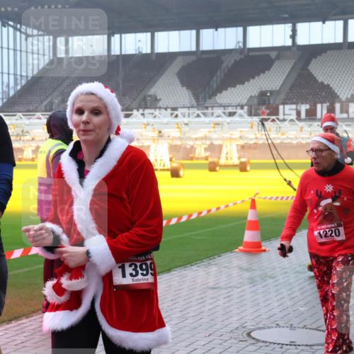 07.12.2025 - St. Pauli X-Mass-Run No. 15 Luisa Fischer http://msf.ph/oto/9383863 07.12.2025 10:13:51 Ziel 1929, 15, 1397, 1399, 5, 1220, 1126, 80, 88, 970, 1044, 1062, 1126, 1220, 1397, 1699, 1733, 2711, 2712, 2905, 3588, 3589, 4081, 4082, 4083, 4487, 4664 meine-sportfotos.de