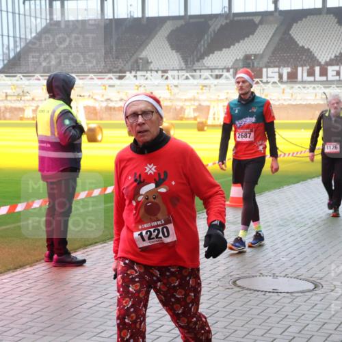07.12.2025 - St. Pauli X-Mass-Run No. 15 Luisa Fischer http://msf.ph/oto/9383871 07.12.2025 10:13:52 Ziel 15, 1220, 2687, 1126, 88, 970, 1044, 1062, 1126, 1220, 1397, 1699, 1733, 2711, 2712, 2905, 3588, 3589, 4081, 4082, 4083, 4664 meine-sportfotos.de
