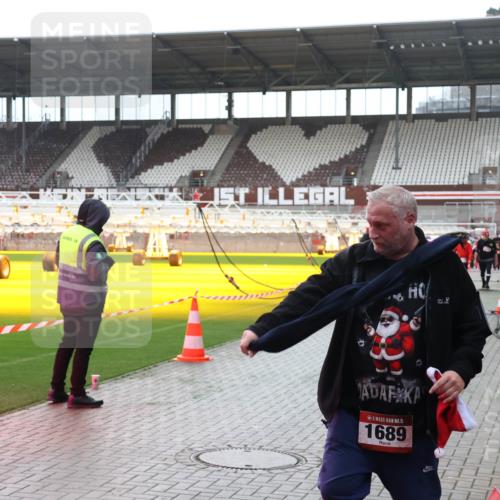 07.12.2025 - St. Pauli X-Mass-Run No. 15 Luisa Fischer http://msf.ph/oto/9383875 07.12.2025 10:56:33 Ziel 15, 1689, 951, 955, 1790, 1793, 2170, 2485, 4063, 4146, 4493 meine-sportfotos.de