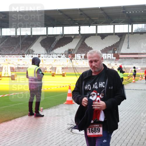 07.12.2025 - St. Pauli X-Mass-Run No. 15 Luisa Fischer http://msf.ph/oto/9383881 07.12.2025 10:56:34 Ziel 15, 1689, 951, 955, 1790, 1793, 2170, 2485, 4063, 4146, 4493 meine-sportfotos.de