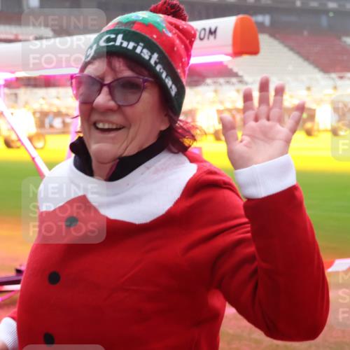 07.12.2025 - St. Pauli X-Mass-Run No. 15 Luisa Fischer http://msf.ph/oto/9383940 07.12.2025 10:14:12 Ziel 88, 970, 1062, 1220, 1699, 2905, 2951, 4371 meine-sportfotos.de
