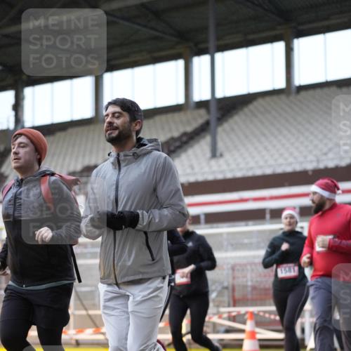 07.12.2025 - St. Pauli X-Mass-Run No. 15 Patografie http://msf.ph/oto/9383952 07.12.2025 10:25:47 Ziel 50, 129, 211, 369, 374, 387, 398, 404, 422, 1069, 1227, 1538, 1561, 1581, 1586, 2041, 2104, 2106, 2149, 2191, 2215, 2896, 3742, 3779, 3805, 3910, 3918, 4300, 4301, 4501, 4775, 4782 meine-sportfotos.de