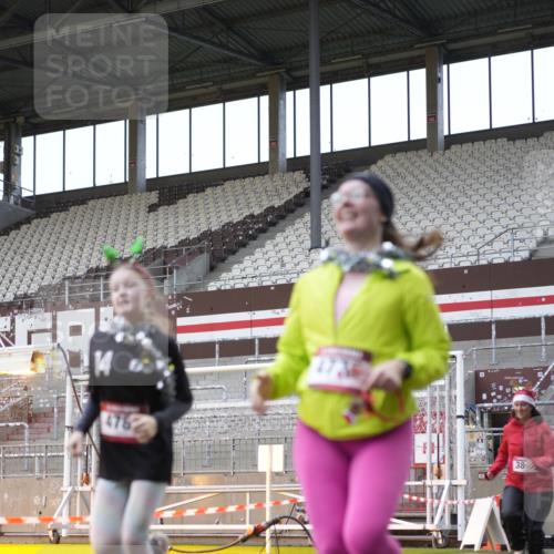 07.12.2025 - St. Pauli X-Mass-Run No. 15 Patografie http://msf.ph/oto/9383971 07.12.2025 10:25:49 Ziel 50, 211, 369, 374, 387, 398, 422, 1069, 1227, 1538, 1561, 1581, 1586, 2041, 2104, 2106, 2149, 2191, 2215, 2896, 3779, 3805, 3910, 3918, 4300, 4301, 4501, 4775, 4782 meine-sportfotos.de