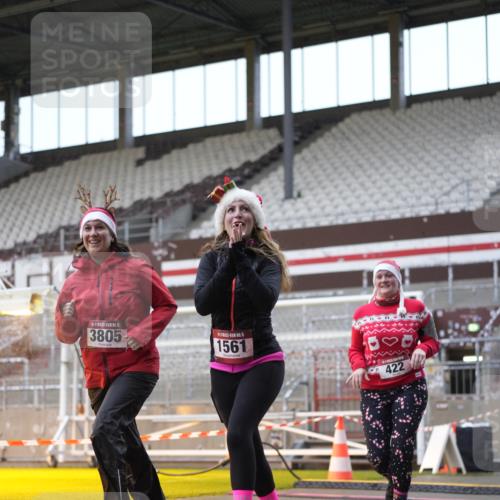 07.12.2025 - St. Pauli X-Mass-Run No. 15 Patografie http://msf.ph/oto/9383989 07.12.2025 10:25:51 Ziel 369, 374, 387, 398, 422, 1227, 1538, 1561, 1581, 1586, 2041, 2104, 2106, 2149, 2191, 2215, 2896, 3779, 3805, 3910, 3918, 4300, 4301, 4492, 4501, 4775, 4782 meine-sportfotos.de