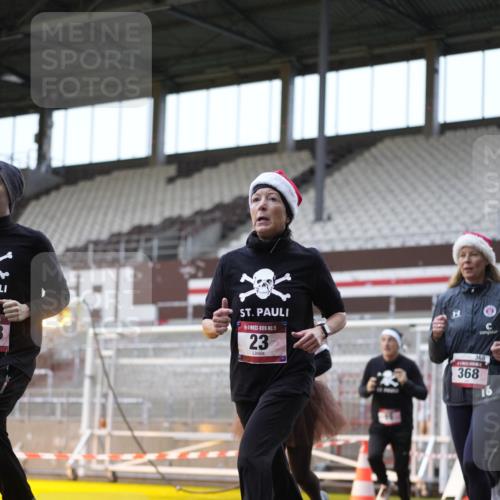07.12.2025 - St. Pauli X-Mass-Run No. 15 Patografie http://msf.ph/oto/9384040 07.12.2025 10:26:14 Ziel 23, 28, 368, 1638, 1639, 2068, 2922, 3698, 3699, 4044, 4093, 4460, 4461, 4469, 4481, 4529, 4532, 4699, 4703, 4709, 5010 meine-sportfotos.de