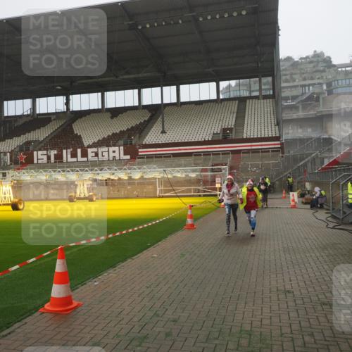 07.12.2025 - St. Pauli X-Mass-Run No. 15 Fabian Wolf http://msf.ph/oto/9384044 07.12.2025 10:11:36 Ziel 670, 2909, 3085, 3354, 3909, 4499, 4525, 4659, 4661, 4662 meine-sportfotos.de