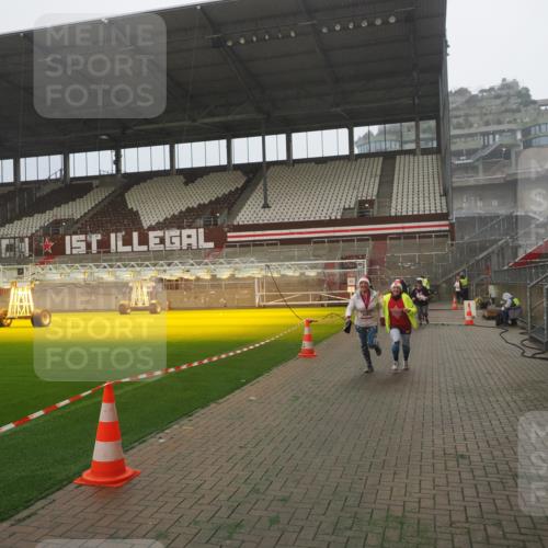 07.12.2025 - St. Pauli X-Mass-Run No. 15 Fabian Wolf http://msf.ph/oto/9384049 07.12.2025 10:11:37 Ziel 670, 2909, 3085, 3909, 4659, 4661, 4662 meine-sportfotos.de