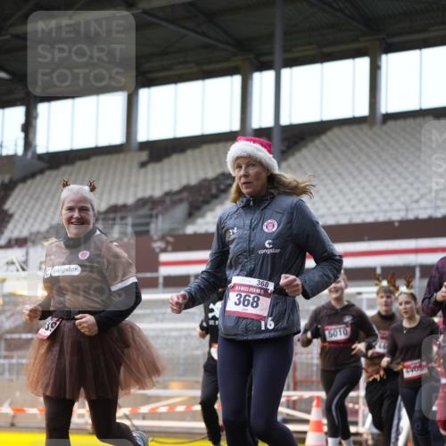 07.12.2025 - St. Pauli X-Mass-Run No. 15 Patografie http://msf.ph/oto/9384051 07.12.2025 10:26:15 Ziel 23, 28, 368, 1638, 1639, 2068, 2922, 3698, 3699, 4044, 4093, 4448, 4460, 4461, 4469, 4481, 4529, 4532, 4699, 4703, 4709, 5010 meine-sportfotos.de