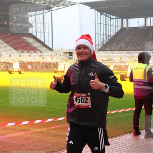 07.12.2025 - St. Pauli X-Mass-Run No. 15 Luisa Fischer http://msf.ph/oto/9384053 07.12.2025 10:14:25 Ziel 15, 4502, 88, 174, 970, 1699, 2905, 2951, 3243, 4371, 4489, 4502, 4526 meine-sportfotos.de