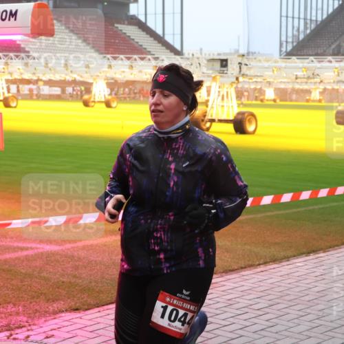 07.12.2025 - St. Pauli X-Mass-Run No. 15 Luisa Fischer http://msf.ph/oto/9384061 07.12.2025 10:14:27 Ziel 15, 1044, 88, 174, 352, 970, 1699, 2905, 2951, 3243, 4371, 4489, 4502, 4526, 4545 meine-sportfotos.de