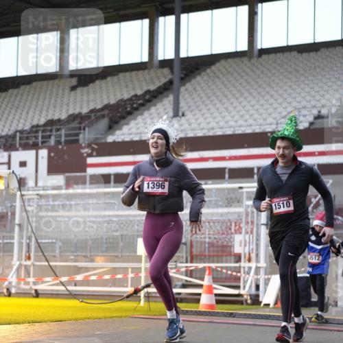 07.12.2025 - St. Pauli X-Mass-Run No. 15 Patografie http://msf.ph/oto/9384115 07.12.2025 10:26:23 Ziel 23, 28, 368, 1396, 1638, 1639, 2068, 2518, 2648, 2649, 2922, 3698, 3699, 4093, 4448, 4460, 4461, 4469, 4481, 4506, 4512, 4529, 4532, 4699, 4703, 4709, 5010 meine-sportfotos.de