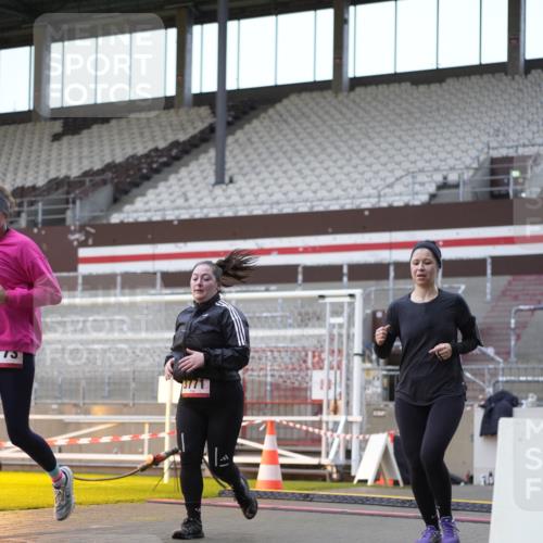 07.12.2025 - St. Pauli X-Mass-Run No. 15 Patografie http://msf.ph/oto/9384182 07.12.2025 10:26:41 Ziel 3771, 3787, 3792, 3828, 4185, 4384, 4705 meine-sportfotos.de