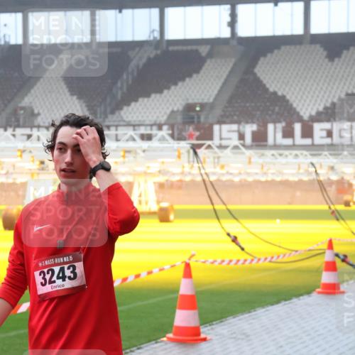 07.12.2025 - St. Pauli X-Mass-Run No. 15 Luisa Fischer http://msf.ph/oto/9384183 07.12.2025 10:14:44 Ziel 15, 3243, 174, 352, 1158, 2564, 2617, 2618, 2864, 2951, 3243, 4371, 4489, 4502, 4508, 4526, 4545 meine-sportfotos.de