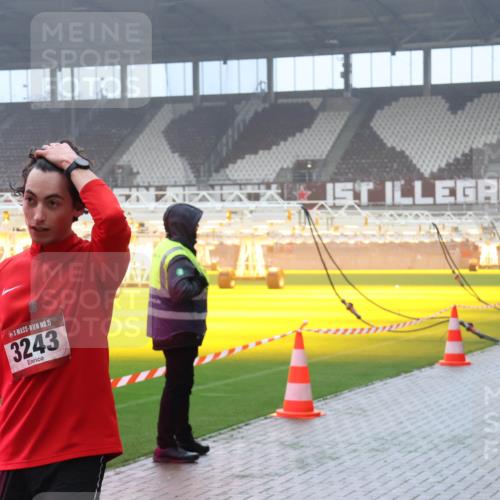 07.12.2025 - St. Pauli X-Mass-Run No. 15 Luisa Fischer http://msf.ph/oto/9384194 07.12.2025 10:14:45 Ziel 15, 3243, 174, 352, 1158, 2564, 2617, 2618, 2864, 2951, 3243, 3565, 4371, 4489, 4502, 4508, 4526, 4545 meine-sportfotos.de