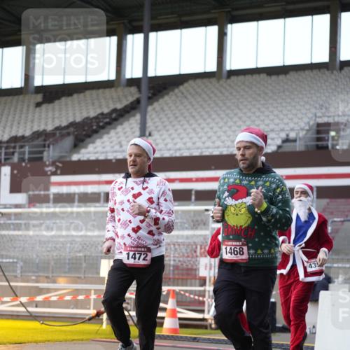 07.12.2025 - St. Pauli X-Mass-Run No. 15 Patografie http://msf.ph/oto/9384246 07.12.2025 10:26:59 Ziel 159, 1468, 1472, 3720, 4334, 4353, 4384 meine-sportfotos.de