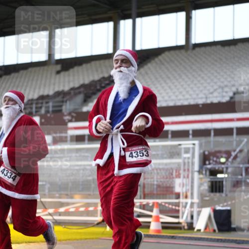 07.12.2025 - St. Pauli X-Mass-Run No. 15 Patografie http://msf.ph/oto/9384264 07.12.2025 10:27:00 Ziel 159, 1468, 1472, 1618, 3720, 4334, 4353, 4384, 4391, 4410 meine-sportfotos.de