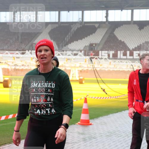 07.12.2025 - St. Pauli X-Mass-Run No. 15 Luisa Fischer http://msf.ph/oto/9384275 07.12.2025 10:14:51 Ziel 52, 52, 174, 352, 1158, 2564, 2617, 2618, 2864, 3243, 3481, 3565, 4489, 4502, 4508, 4526, 4545 meine-sportfotos.de