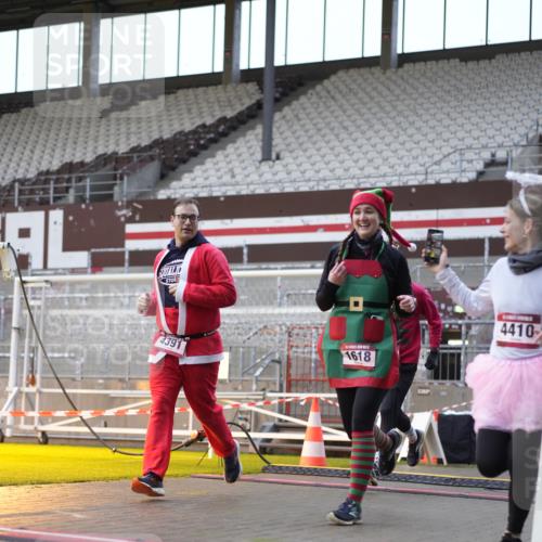 07.12.2025 - St. Pauli X-Mass-Run No. 15 Patografie http://msf.ph/oto/9384278 07.12.2025 10:27:04 Ziel 159, 1317, 1468, 1472, 1618, 3720, 4225, 4334, 4353, 4391, 4409, 4410 meine-sportfotos.de