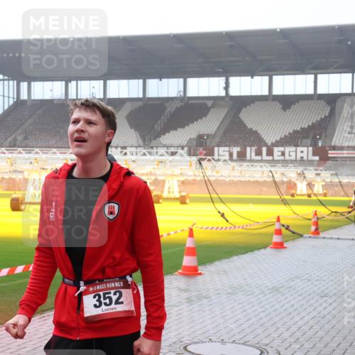 07.12.2025 - St. Pauli X-Mass-Run No. 15 Luisa Fischer http://msf.ph/oto/9384310 07.12.2025 10:14:54 Ziel 15, 352, 174, 352, 1158, 2564, 2617, 2618, 2864, 3243, 3481, 3565, 4489, 4502, 4508, 4526, 4545 meine-sportfotos.de