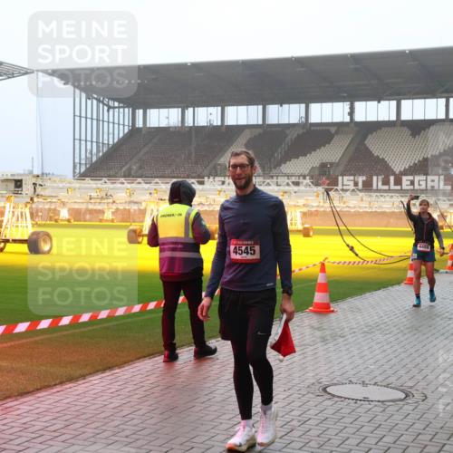 07.12.2025 - St. Pauli X-Mass-Run No. 15 Luisa Fischer http://msf.ph/oto/9384327 07.12.2025 10:15:05 Ziel 4545, 4489, 864, 174, 352, 1158, 1363, 1867, 1869, 1873, 2564, 2617, 2618, 2864, 3243, 3481, 3565, 4001, 4004, 4489, 4508, 4545 meine-sportfotos.de