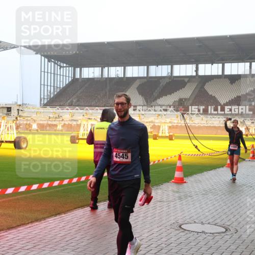 07.12.2025 - St. Pauli X-Mass-Run No. 15 Luisa Fischer http://msf.ph/oto/9384329 07.12.2025 10:15:06 Ziel 4545, 4489, 174, 352, 762, 1158, 1363, 1867, 1869, 1873, 2564, 2617, 2618, 2864, 3243, 3481, 3565, 4001, 4004, 4489, 4508, 4545 meine-sportfotos.de