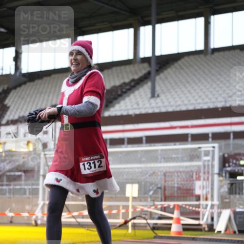 07.12.2025 - St. Pauli X-Mass-Run No. 15 Patografie http://msf.ph/oto/9384333 07.12.2025 10:27:10 Ziel 1312, 1317, 1468, 1472, 1618, 3571, 3720, 4225, 4334, 4353, 4391, 4409, 4410 meine-sportfotos.de