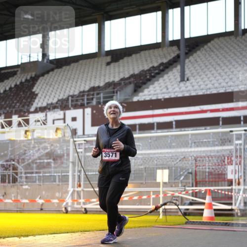 07.12.2025 - St. Pauli X-Mass-Run No. 15 Patografie http://msf.ph/oto/9384338 07.12.2025 10:27:15 Ziel 1312, 1317, 1618, 3571, 3714, 3715, 4225, 4334, 4353, 4391, 4409, 4410, 4435 meine-sportfotos.de