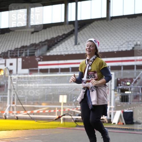 07.12.2025 - St. Pauli X-Mass-Run No. 15 Patografie http://msf.ph/oto/9384347 07.12.2025 10:27:16 Ziel 1312, 1317, 1618, 3571, 3714, 3715, 3722, 4225, 4391, 4409, 4410, 4435 meine-sportfotos.de