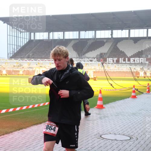 07.12.2025 - St. Pauli X-Mass-Run No. 15 Luisa Fischer http://msf.ph/oto/9384356 07.12.2025 10:15:12 Ziel 15, 864, 352, 762, 1158, 1363, 1867, 1869, 1873, 2564, 2617, 2618, 2864, 2883, 2891, 3481, 3565, 3741, 4001, 4004, 4489, 4508, 4545 meine-sportfotos.de