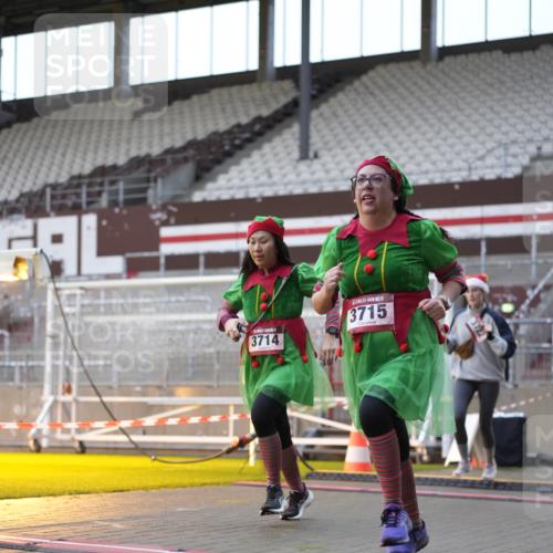 07.12.2025 - St. Pauli X-Mass-Run No. 15 Patografie http://msf.ph/oto/9384363 07.12.2025 10:27:19 Ziel 1312, 1317, 1618, 3571, 3714, 3715, 3722, 3723, 3793, 4225, 4391, 4409, 4410, 4435 meine-sportfotos.de