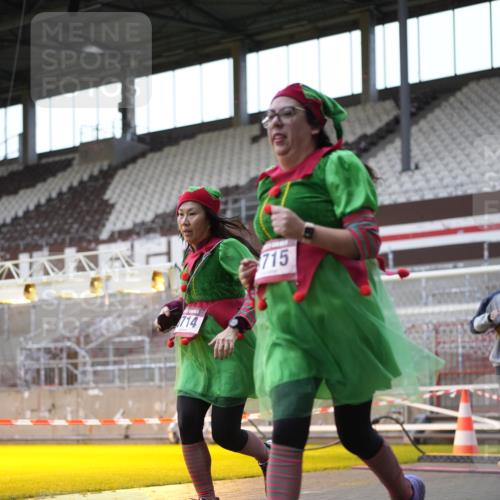 07.12.2025 - St. Pauli X-Mass-Run No. 15 Patografie http://msf.ph/oto/9384367 07.12.2025 10:27:19 Ziel 1312, 1317, 1618, 3571, 3714, 3715, 3722, 3723, 3793, 4225, 4391, 4409, 4410, 4435 meine-sportfotos.de