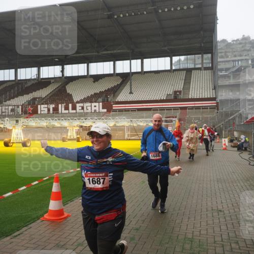 07.12.2025 - St. Pauli X-Mass-Run No. 15 Fabian Wolf http://msf.ph/oto/9384415 07.12.2025 10:11:59 Ziel 756, 1389, 1687, 1688, 1833, 2177, 2906, 3761, 3767, 3870, 3932, 3935, 4658 meine-sportfotos.de