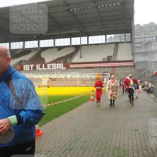 07.12.2025 - St. Pauli X-Mass-Run No. 15 Fabian Wolf http://msf.ph/oto/9384455 07.12.2025 10:12:01 Ziel 756, 1389, 1687, 1688, 1833, 2177, 2906, 3761, 3767, 3870, 3932, 3935, 4658 meine-sportfotos.de