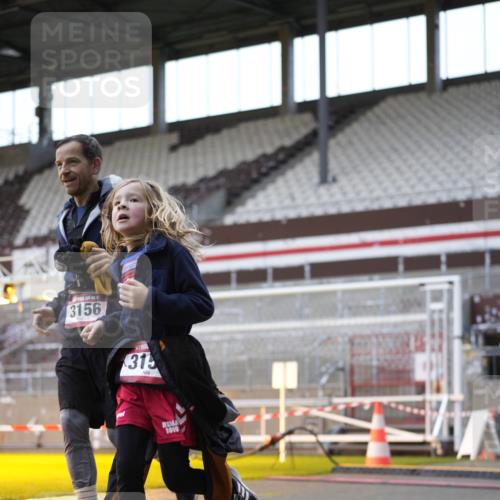 07.12.2025 - St. Pauli X-Mass-Run No. 15 Patografie http://msf.ph/oto/9384463 07.12.2025 10:27:30 Ziel 175, 2060, 2677, 3154, 3156, 3571, 3706, 3707, 3714, 3715, 3722, 3723, 3793, 4435, 4515, 4516 meine-sportfotos.de